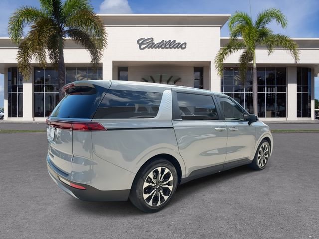 Used 2024 Kia Carnival EX image 14
