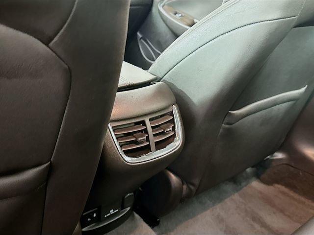 Used 2024 Chevrolet Malibu LT image 28
