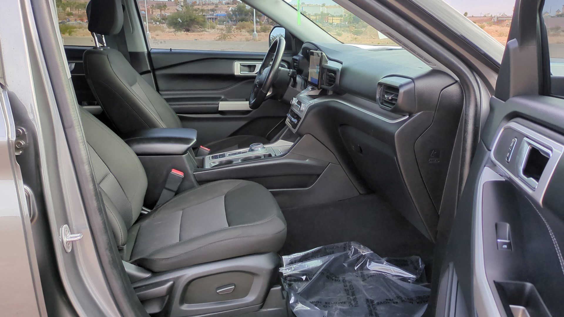 Used 2022 Ford Explorer XLT image 29