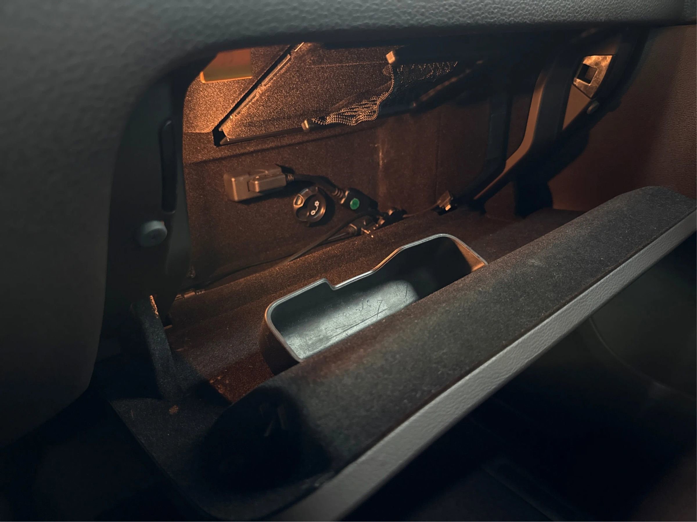 Used 2013 Volkswagen Touareg TDI image 25