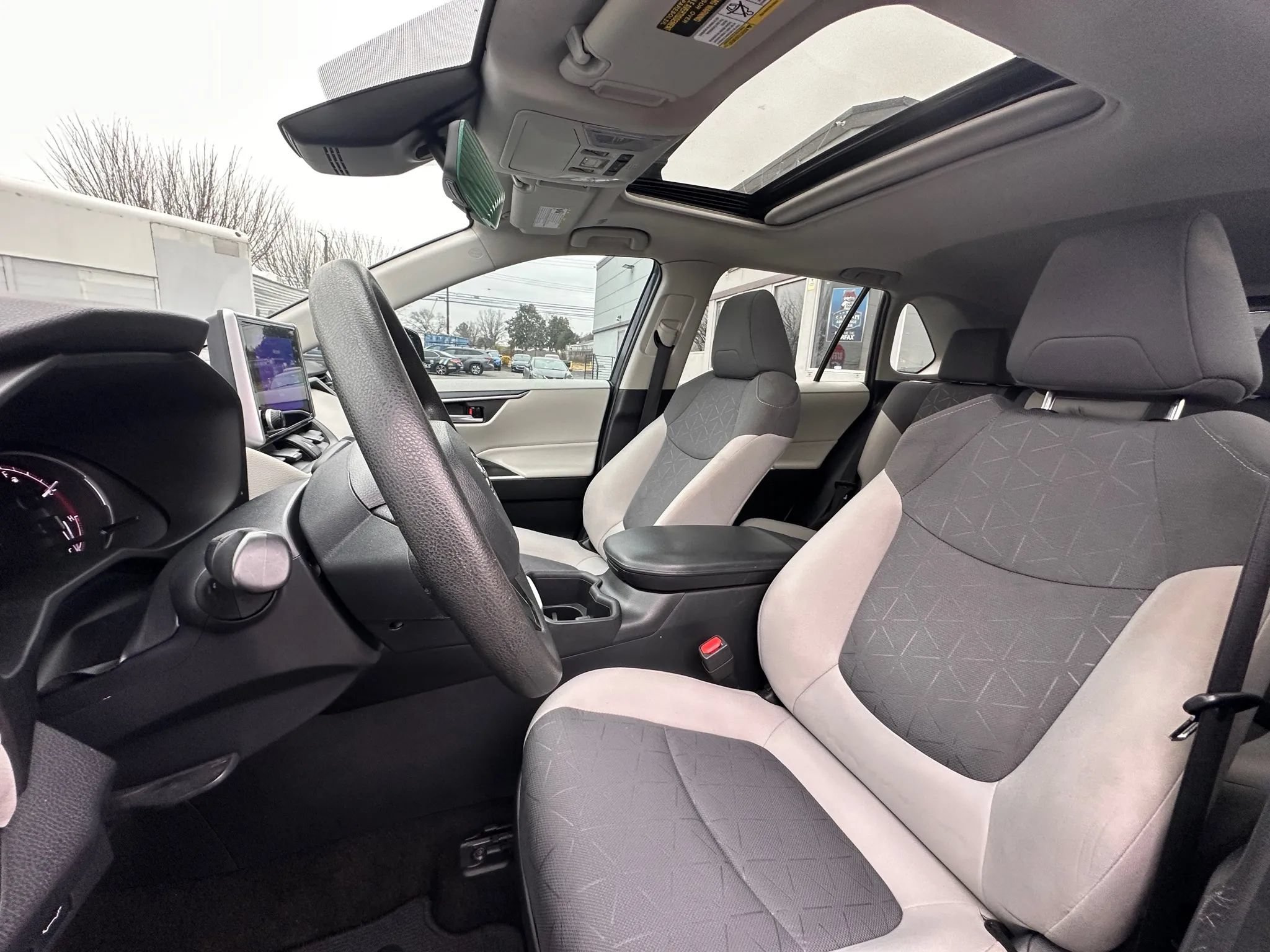 Used 2023 Toyota RAV4 XLE w/ Convenience Package FWD image 11
