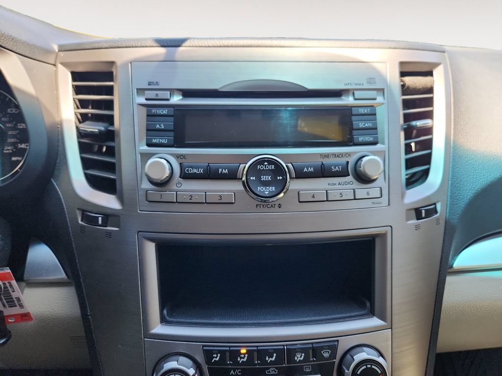 Used 2011 Subaru Outback 2.5i AWD/4WD image 15