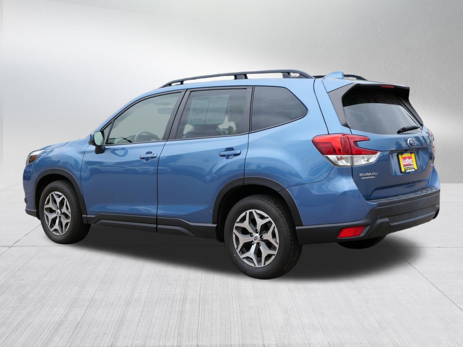 Used 2022 Subaru Forester Premium w/ Popular Package #1 AWD/4WD image 5