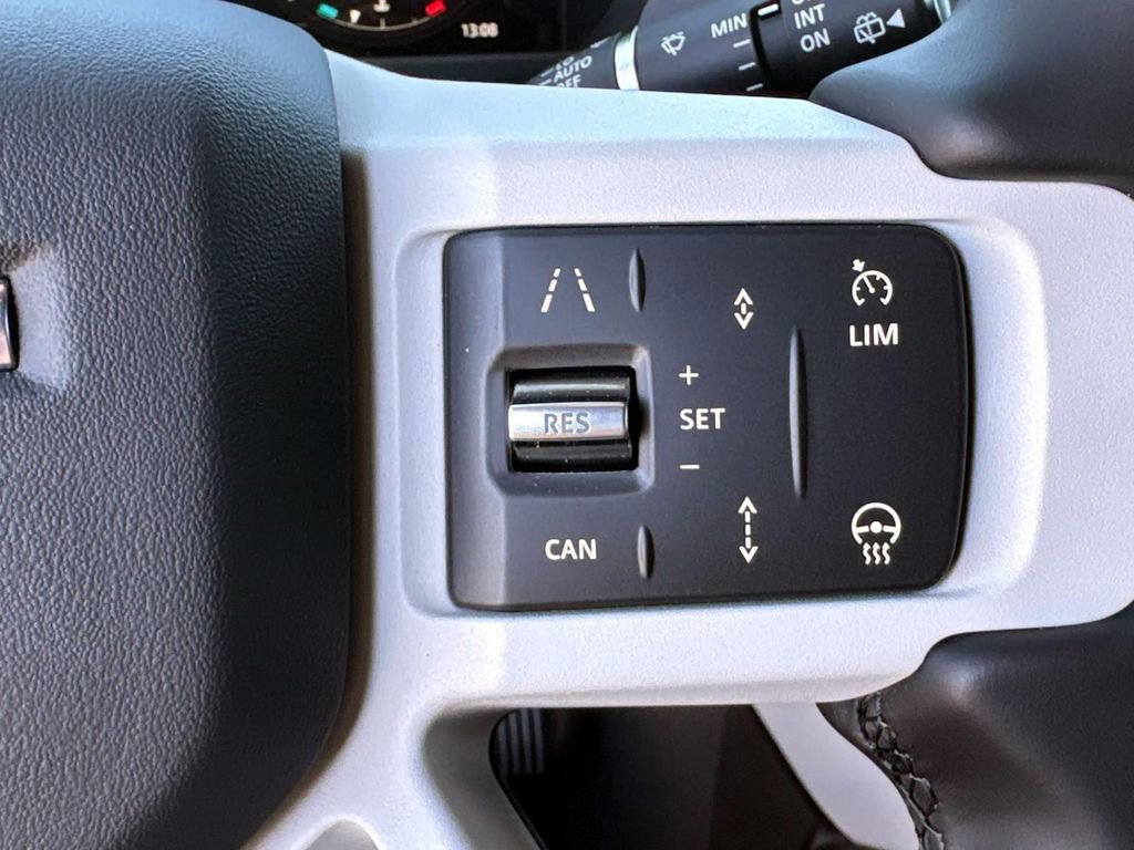 New 2025 Land Rover Defender 130 X-Dynamic SE image 26