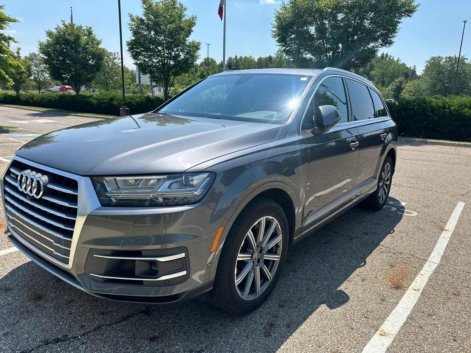 Used 2019 Audi Q7 3.0T Premium Plus w/ Premium Plus Package AWD/4WD image 2