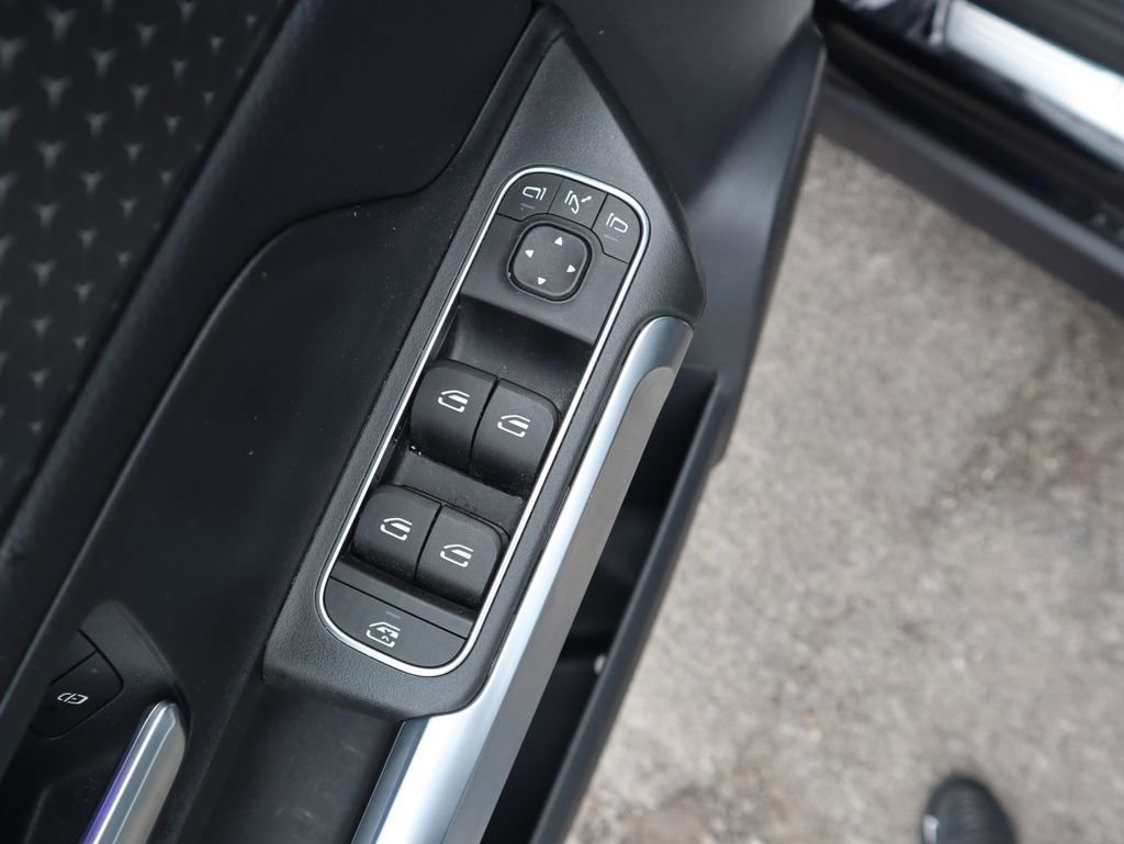 Certified 2025 Mercedes-Benz GLB 250 image 18