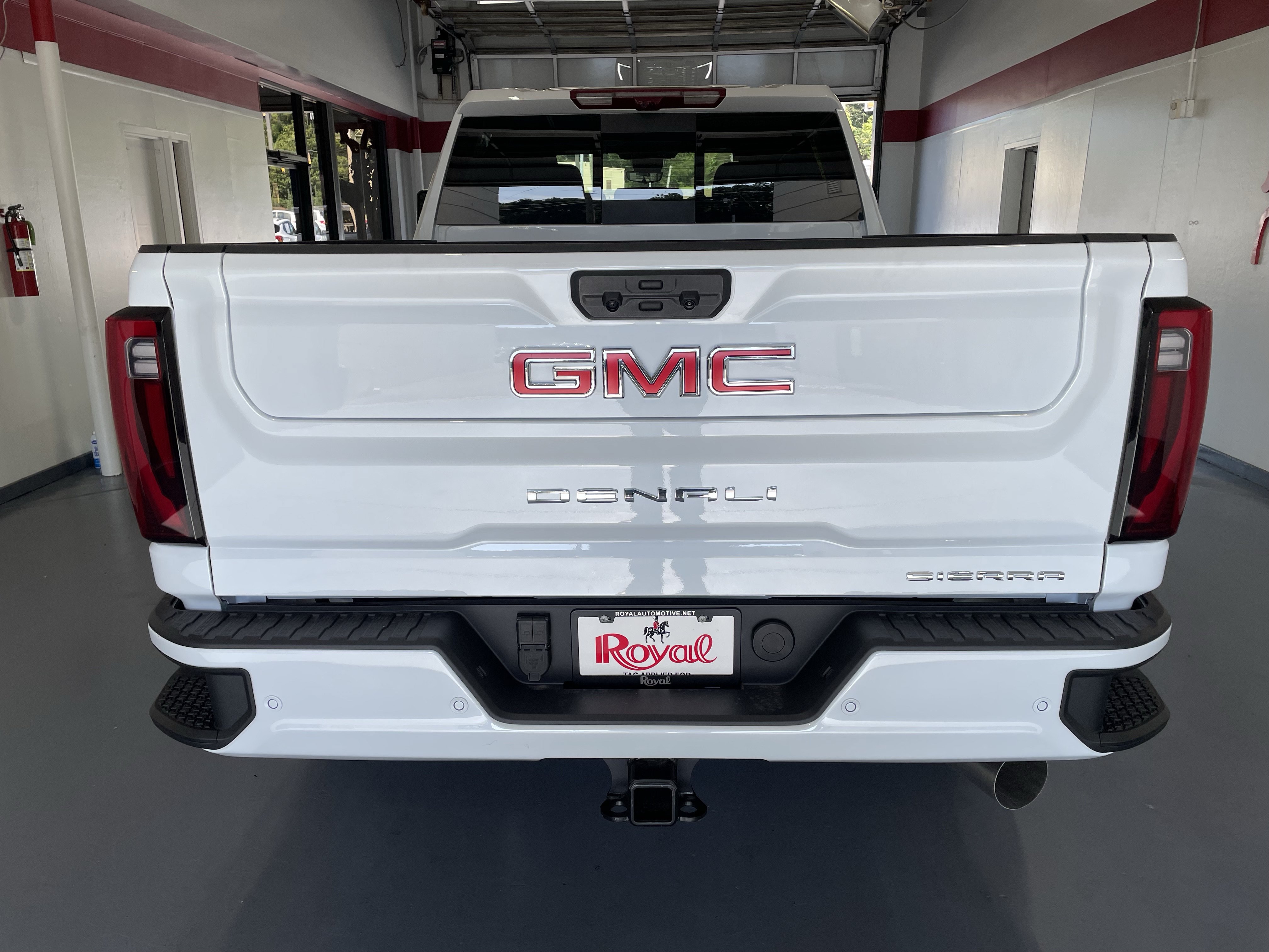 New 2026 GMC Sierra 2500 Denali w/ Denali Reserve Package AWD/4WD image 5