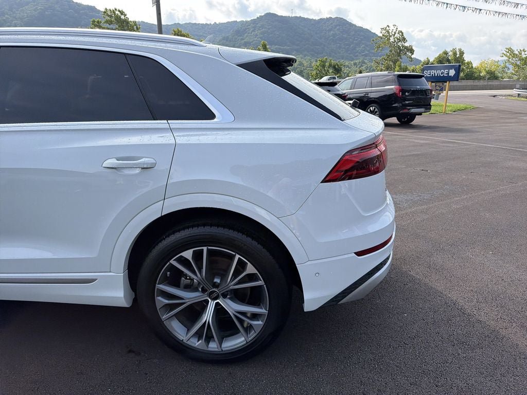 Used 2025 Audi Q8 Premium Plus AWD/4WD image 7