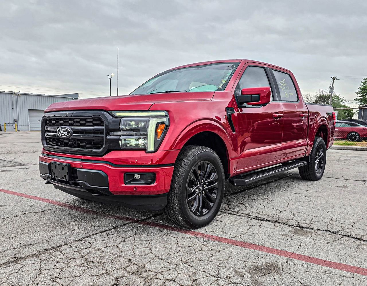Used 2025 Ford F150 Lariat w/ Equipment Group 501A Mid image 3