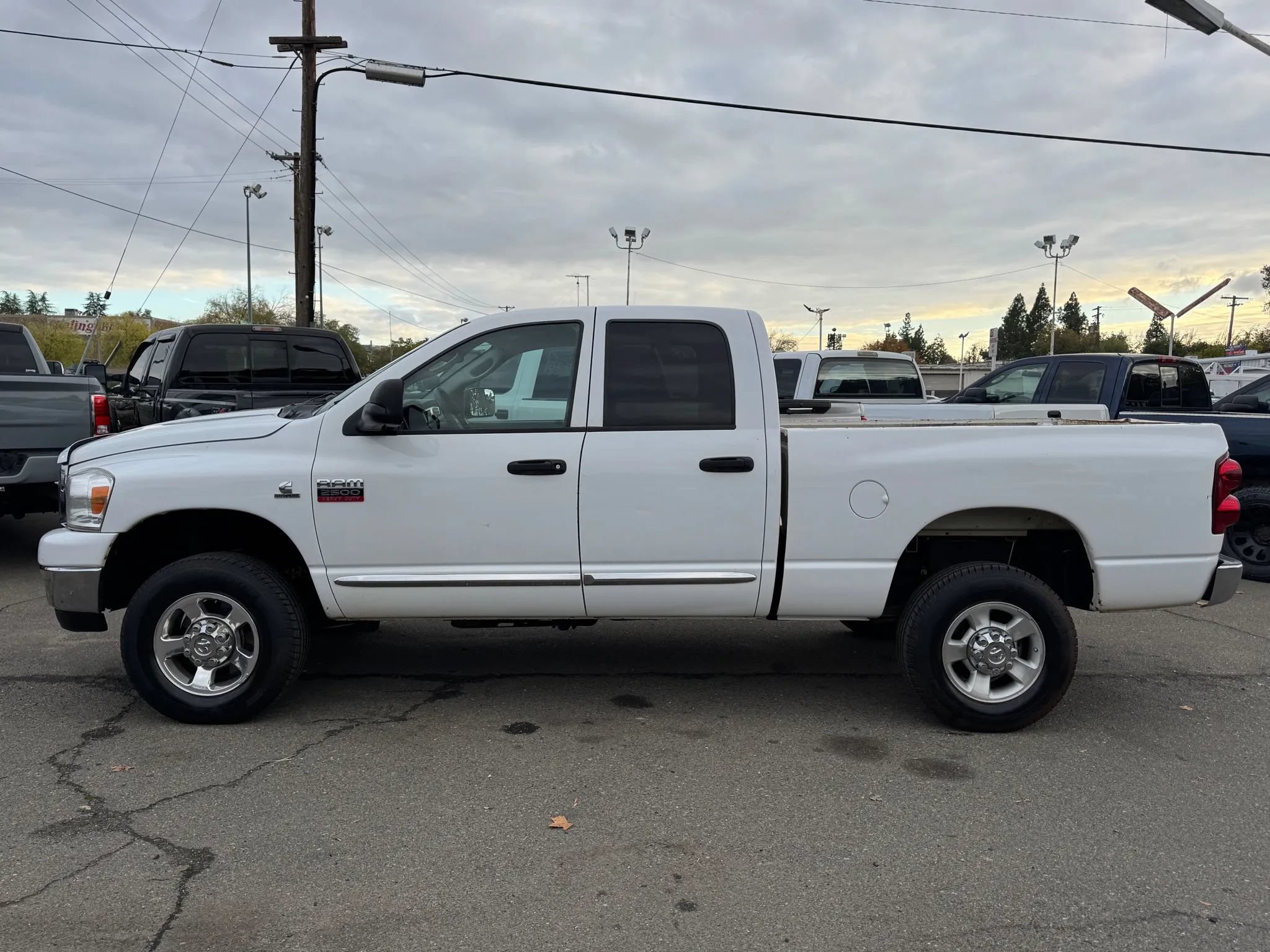 Used 2009 Dodge Ram 2500 Truck SLT w/ Popular Equipment Group AWD/4WD image 4