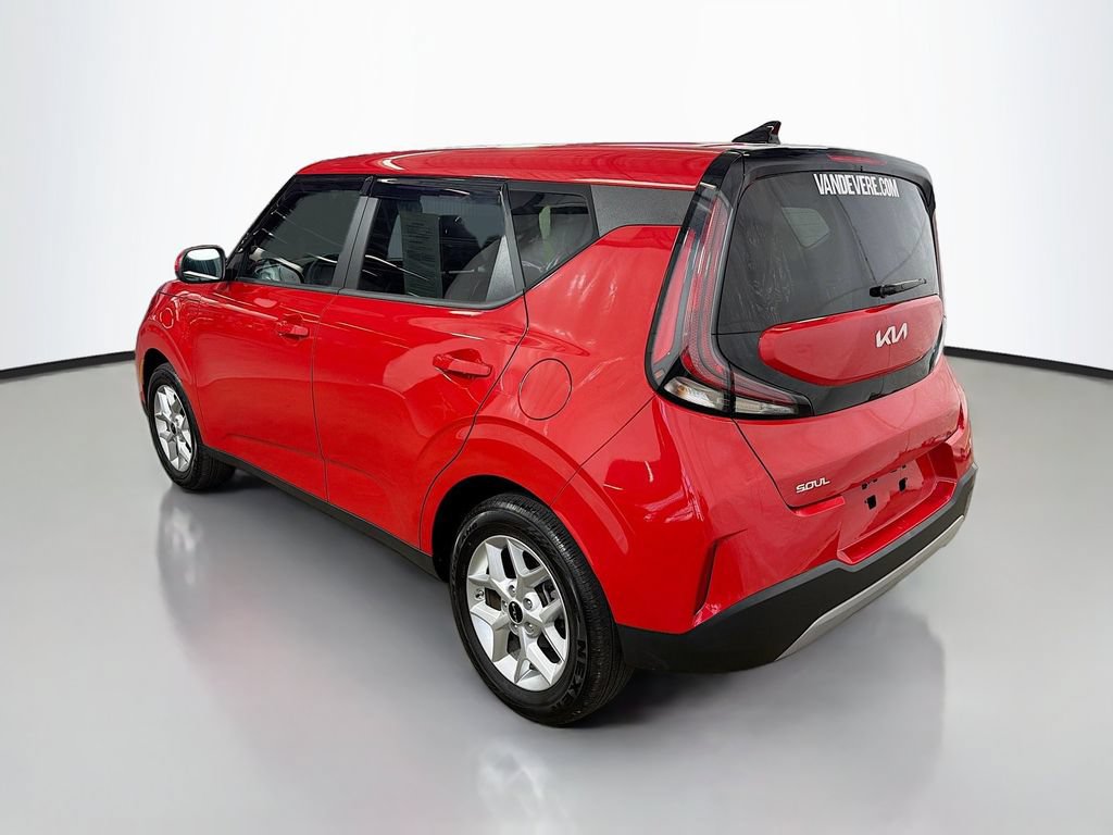 Used 2024 Kia Soul LX w/ Option Group 015 FWD image 8