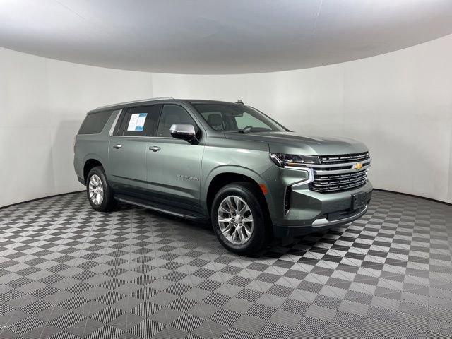 Used 2023 Chevrolet Suburban Premier image 2