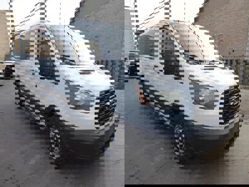 Used 2015 Ford Transit 350 XL image 1