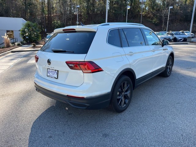 Used 2024 Volkswagen Tiguan SE image 3