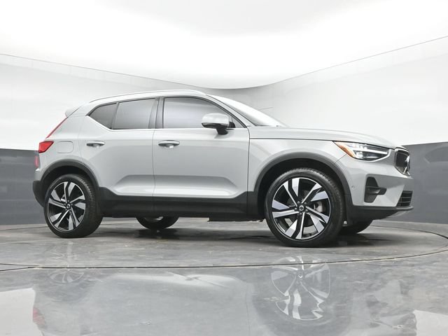Used 2024 Volvo XC40 B5 Plus w/ Protection Package Premier AWD/4WD image 48