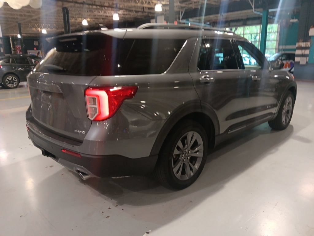 Used 2023 Ford Explorer XLT w/ Equipment Group 202A AWD/4WD image 12