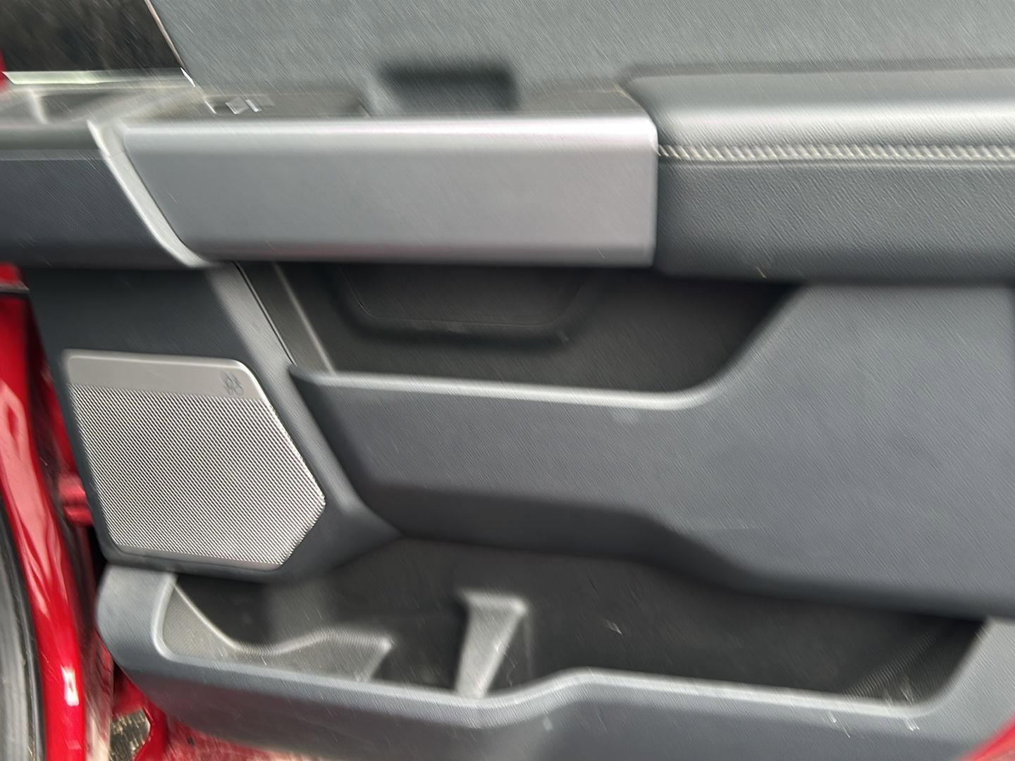 Used 2024 Ford F350 Lariat image 14