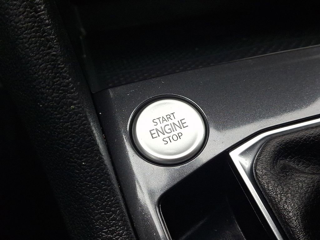 Certified 2022 Volkswagen Tiguan SE image 22