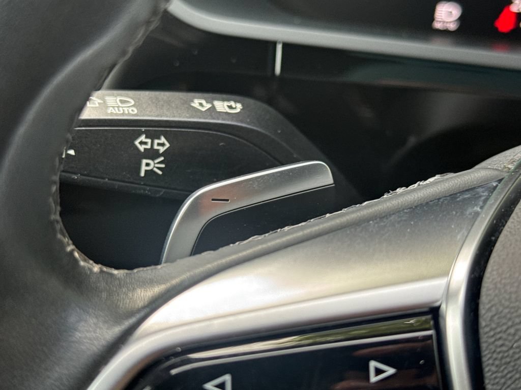 Used 2024 Audi Q8 e-tron Premium Plus AWD/4WD image 32