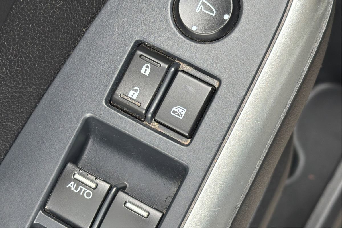 Used 2015 Honda CR-V Touring image 39