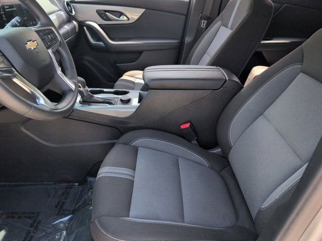 Used 2025 Chevrolet Blazer LT FWD image 24