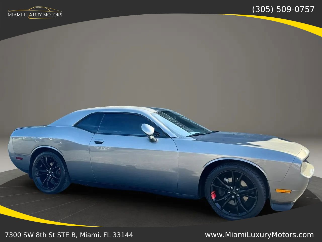 Used 2012 Dodge Challenger R/T image 1