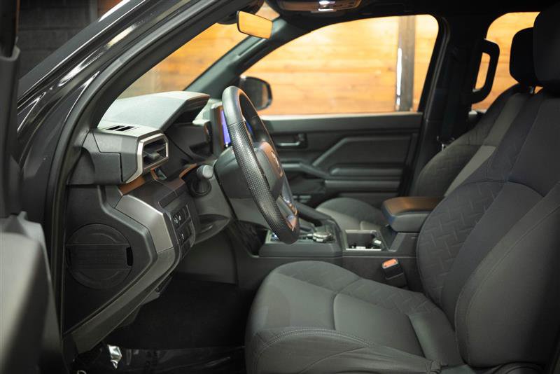 Used 2025 Toyota Tacoma SR5 AWD/4WD image 7