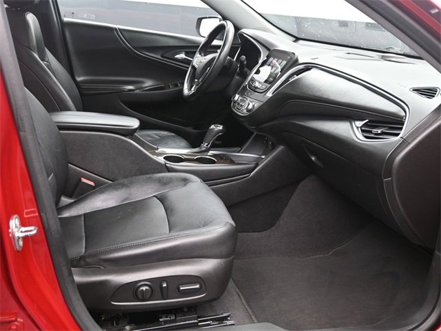 Used 2016 Chevrolet Malibu Premier w/ Driver Confidence Package image 9