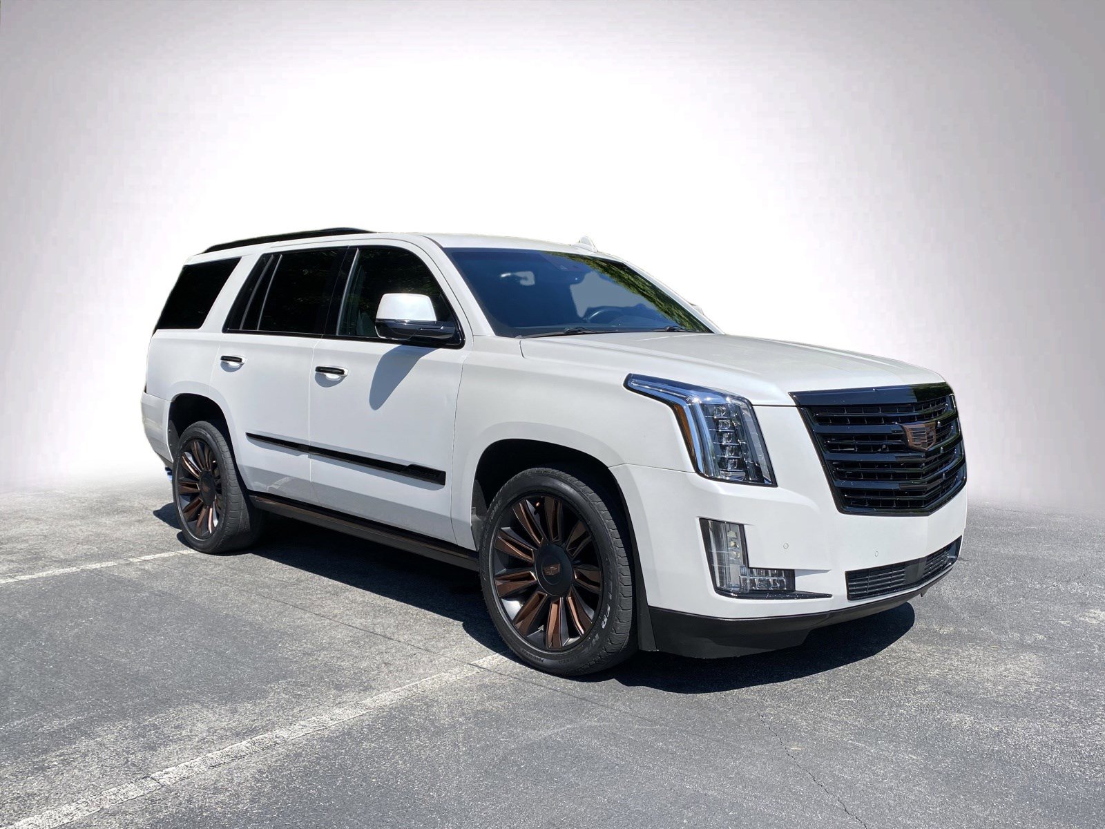 Used 2016 Cadillac Escalade Platinum AWD/4WD image 2
