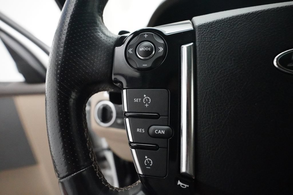 Used 2015 Land Rover LR4 HSE LUX AWD/4WD image 18