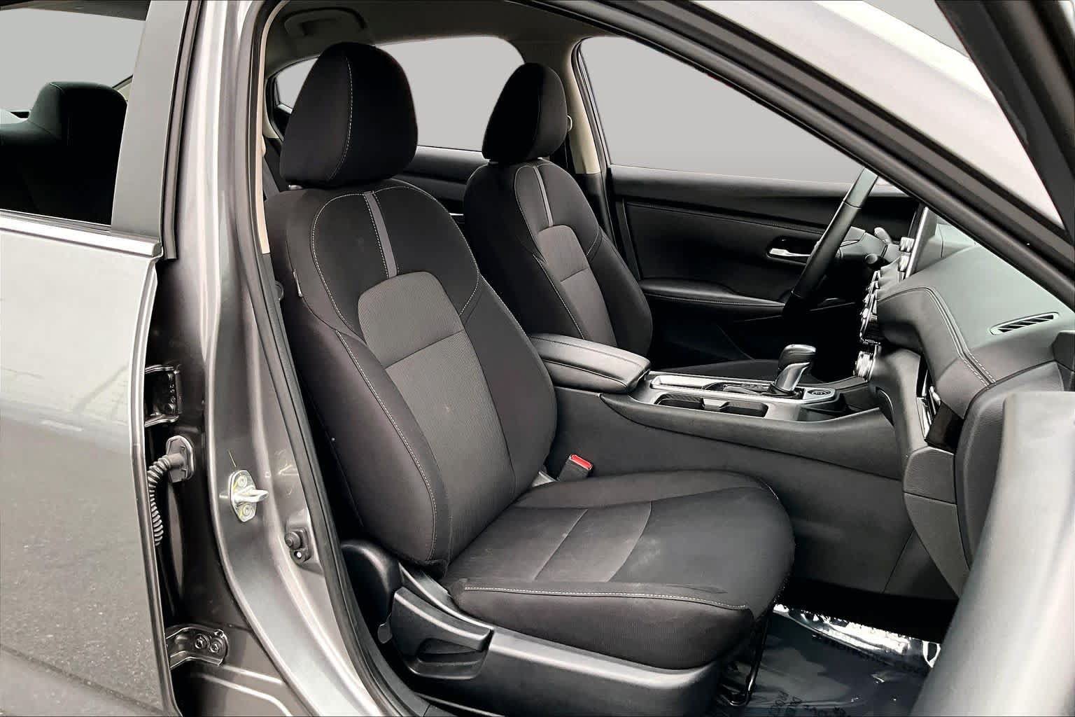 Used 2023 Nissan Sentra SV w/ All-Weather Package FWD image 9
