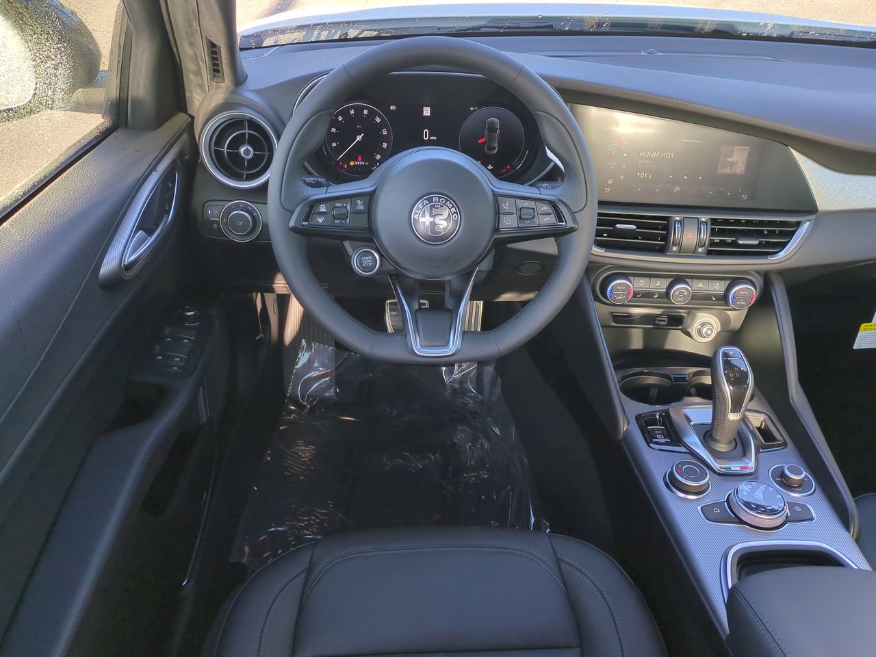 New 2025 Alfa Romeo Giulia w/ Driving Assist Package RWD image 14