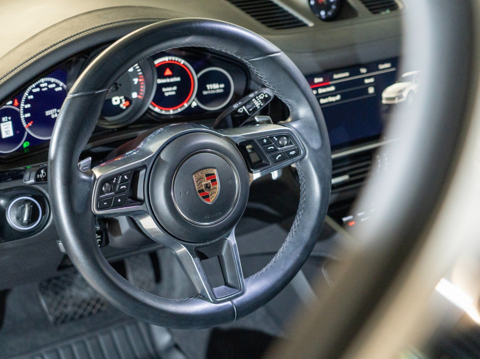 Certified 2023 Porsche Cayenne Platinum Edition AWD/4WD image 16