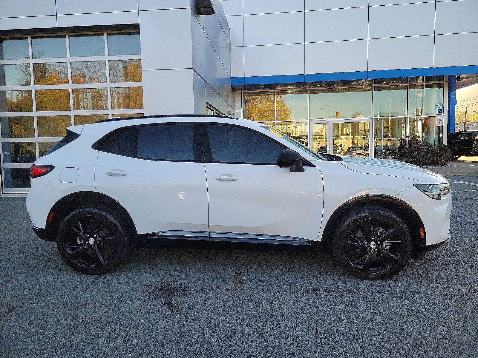 Used 2021 Buick Envision Essence w/ Sport Touring Package image 7