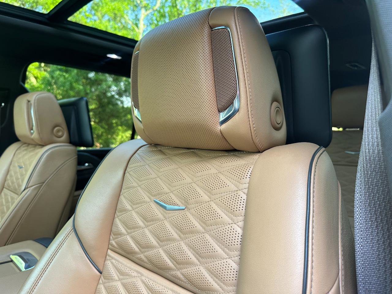 Used 2021 Cadillac Escalade ESV Sport w/ Driver Assist Tech Package image 15