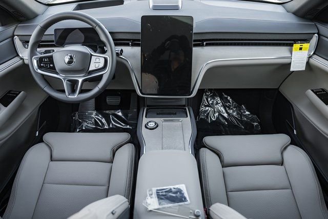New 2025 Volvo EX90 Ultra w/ Protection Package Premier image 17