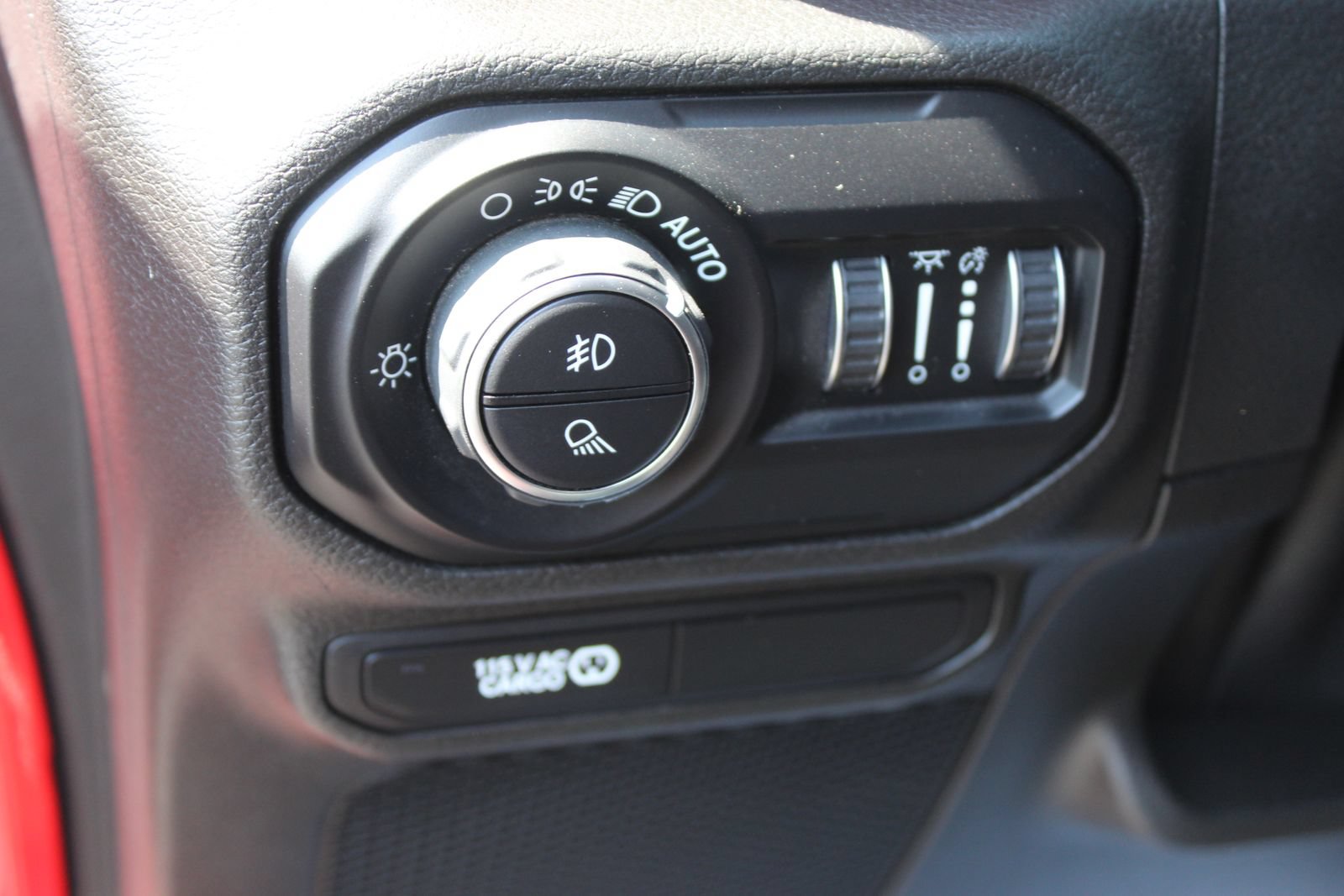 Used 2020 Jeep Gladiator Rubicon AWD/4WD image 29