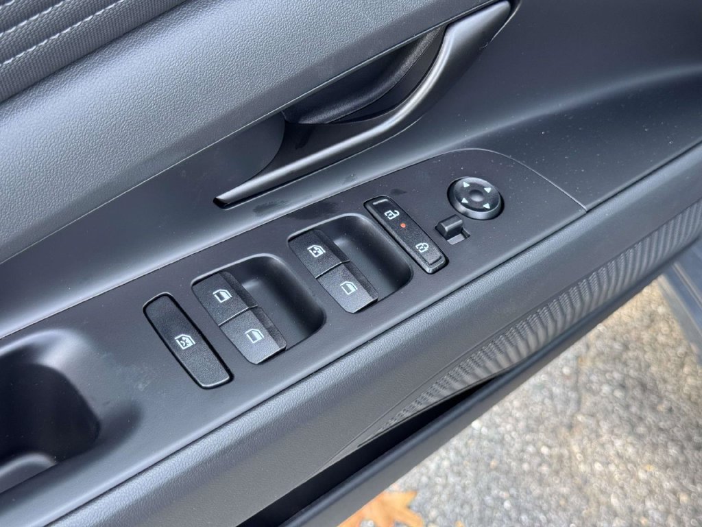 New 2026 Hyundai Elantra SEL Sport FWD image 13