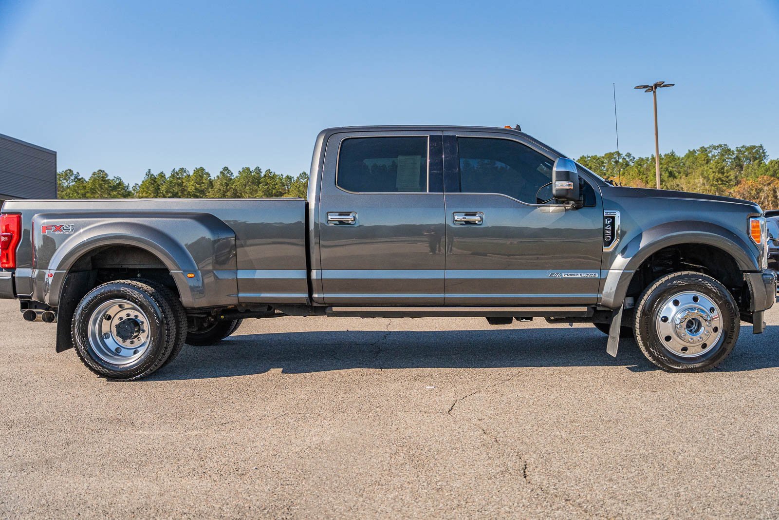 Certified 2019 Ford F450 Platinum w/ Platinum Ultimate Package image 8