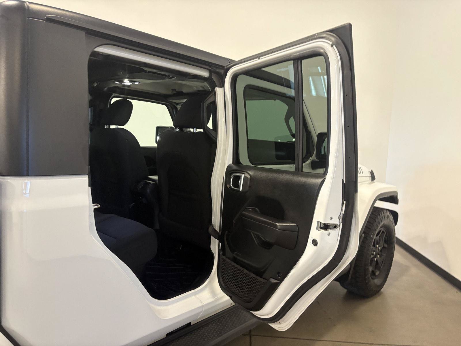 Used 2021 Jeep Gladiator Sport AWD/4WD image 38