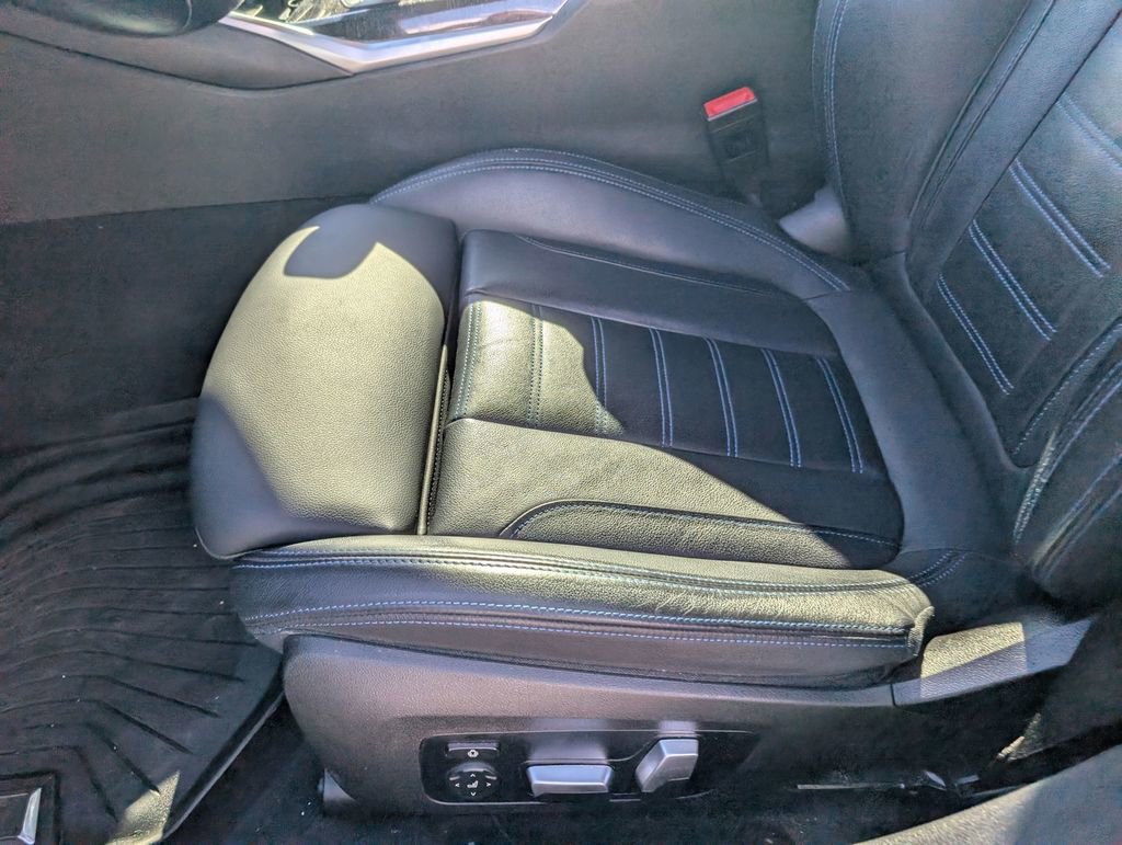 Used 2022 BMW 330i xDrive Sedan w/ M Sport Package image 23