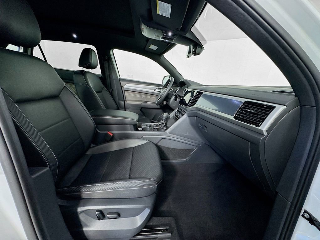 Used 2023 Volkswagen Atlas Cross Sport SEL image 29