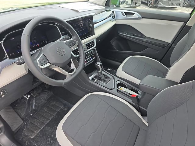 New 2026 Volkswagen Taos SE FWD image 14