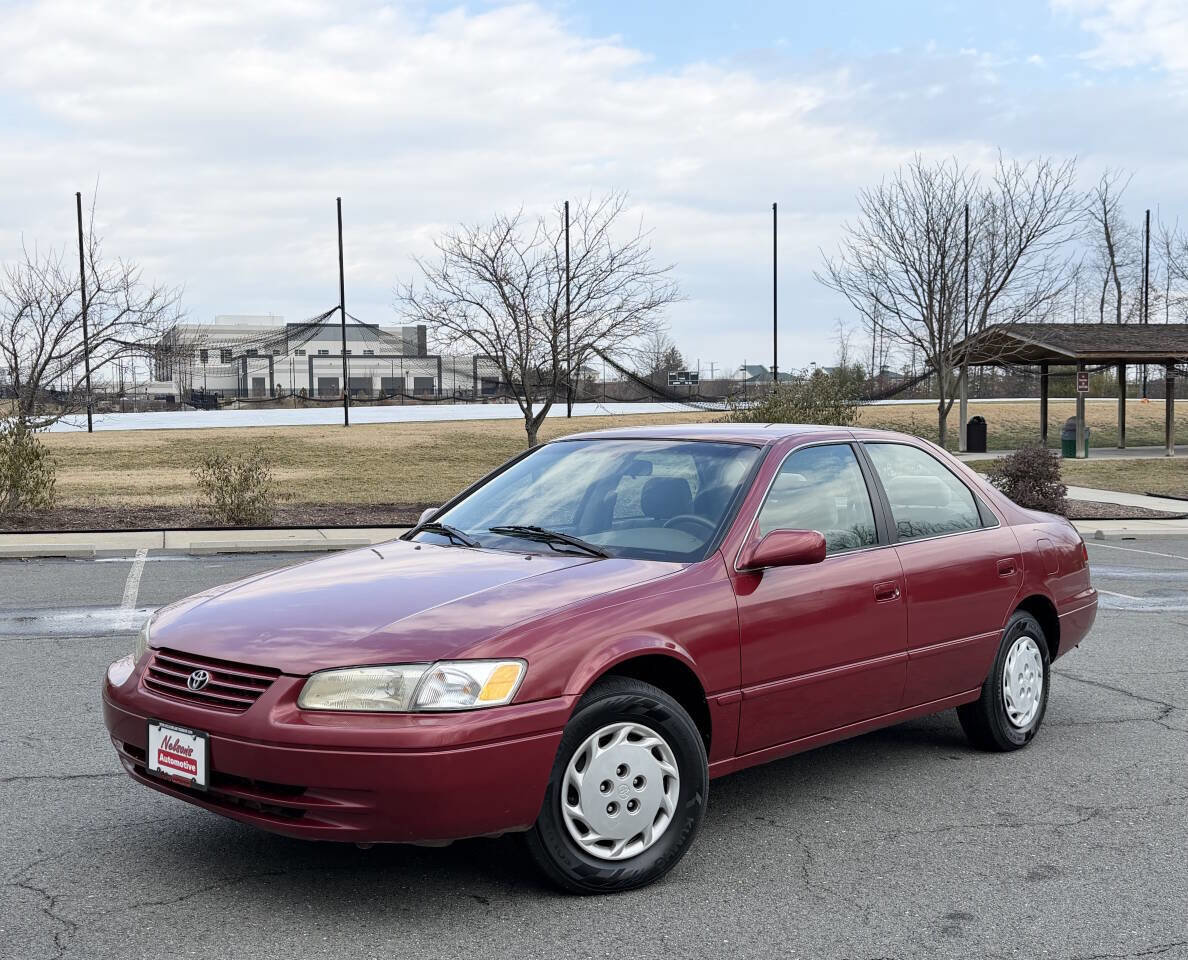 Used 1998 Toyota Camry LE FWD image 1