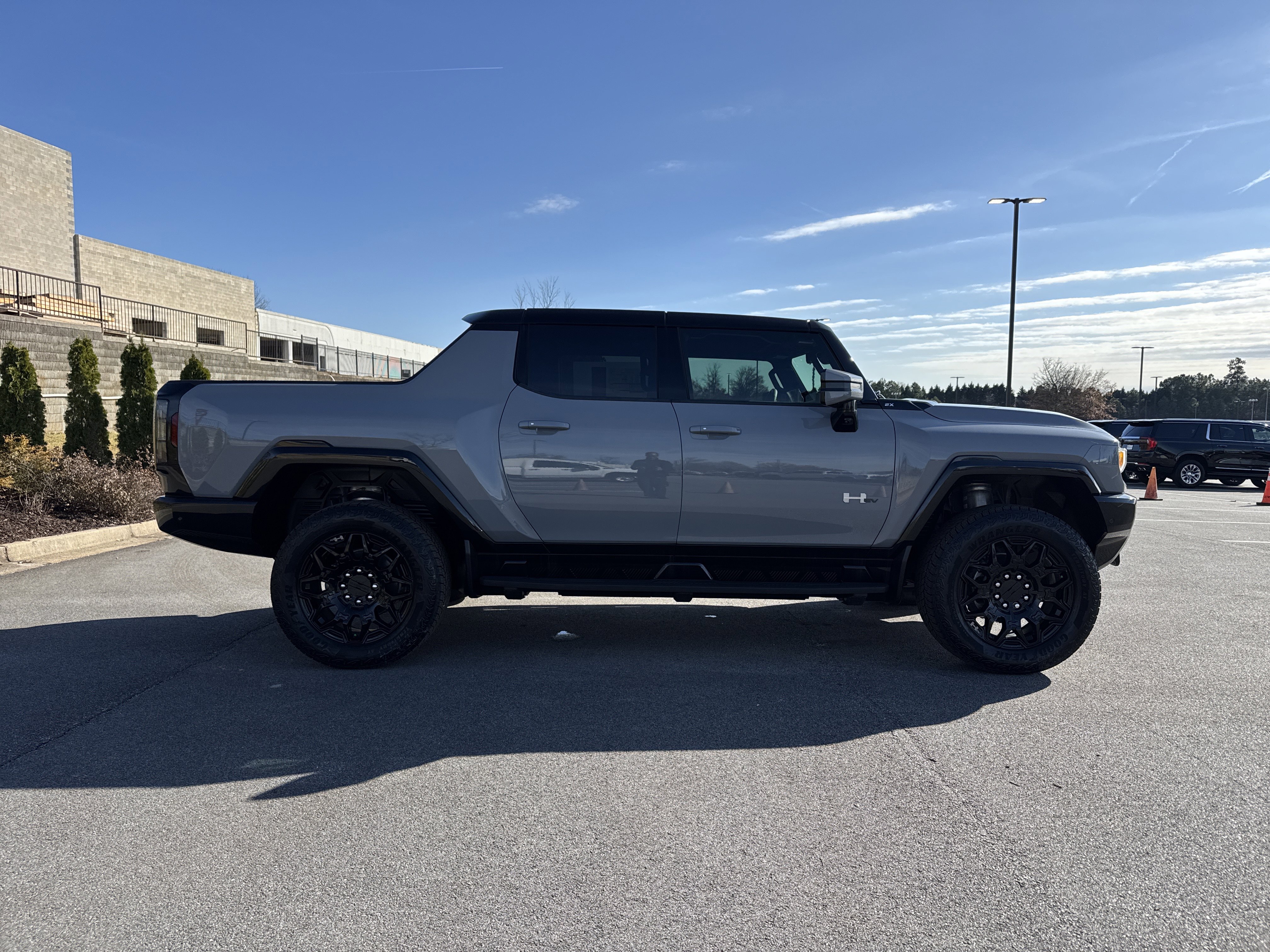 New 2025 GMC Hummer EV 2X image 11