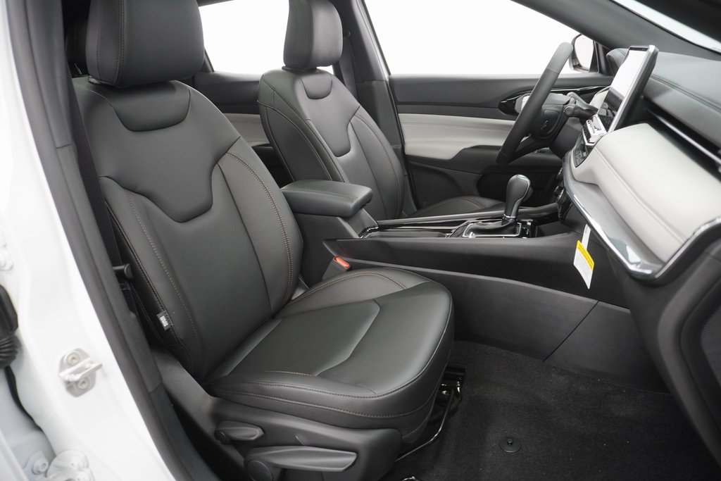 Certified 2024 Jeep Compass Limited w/ Sun and Sound Group image 44