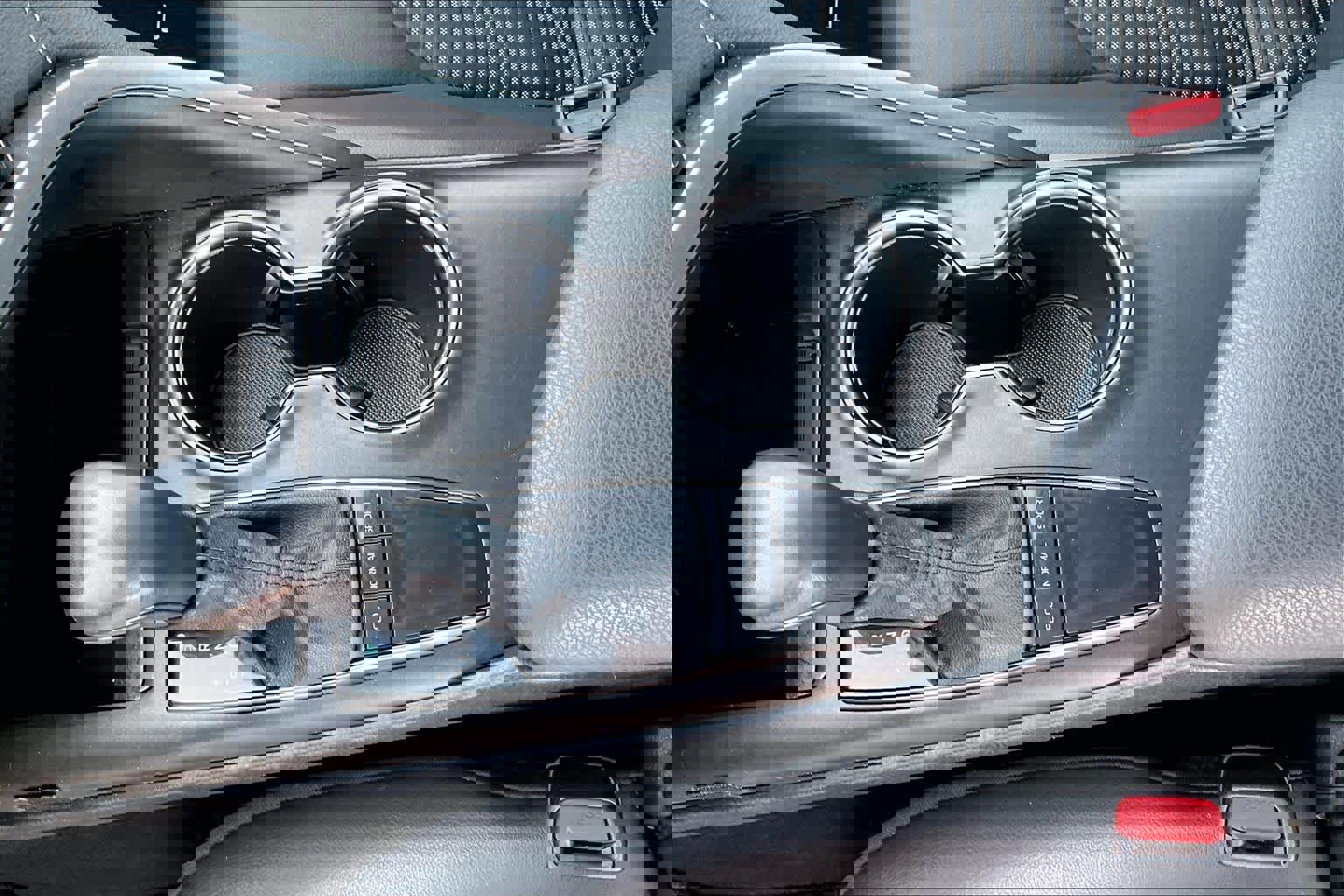 Used 2023 Toyota Camry SE image 15