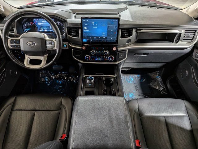 Used 2024 Ford Expedition XLT RWD image 14