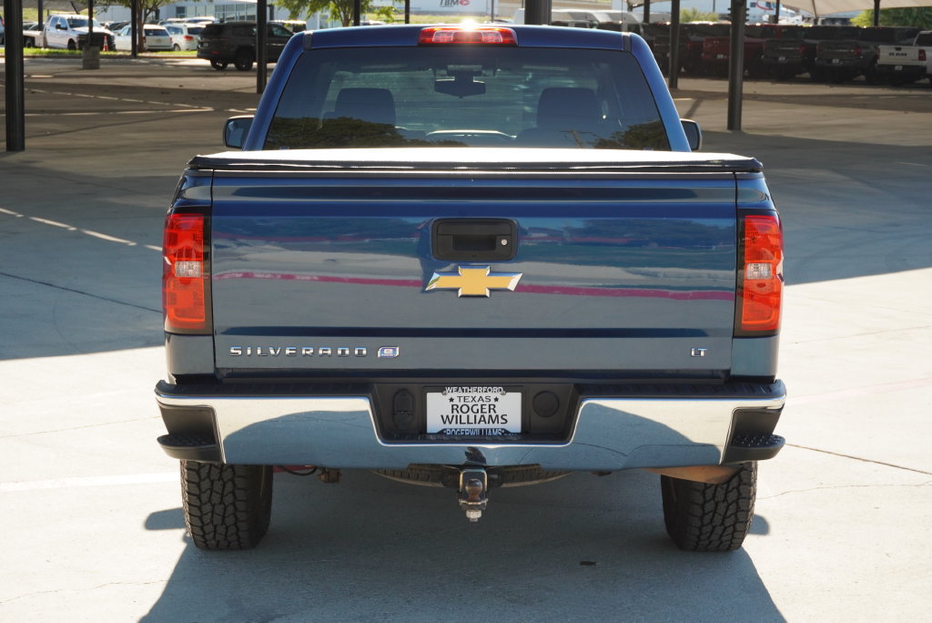 Used 2017 Chevrolet Silverado 1500 LT w/ LT Eassist Package RWD image 4