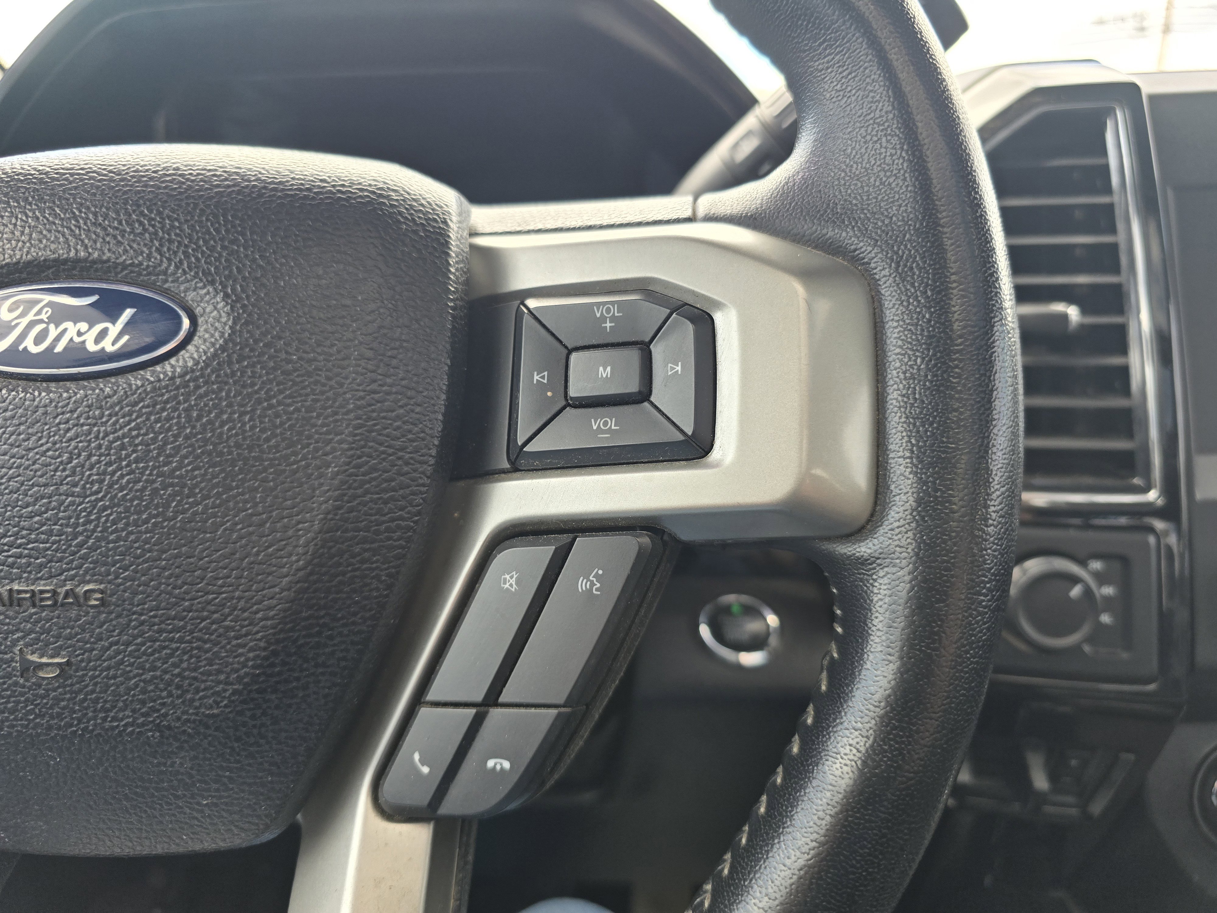 Used 2021 Ford F350 Lariat image 19